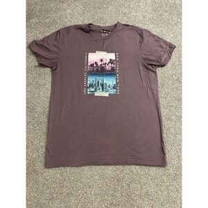 Free State Graphic Tee Mens Medium Plum LA NY Cityscape‎ Excellent Short Sleeve